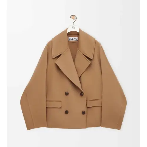 松村北斗が着用している「LOEWE」のアイテム紹介