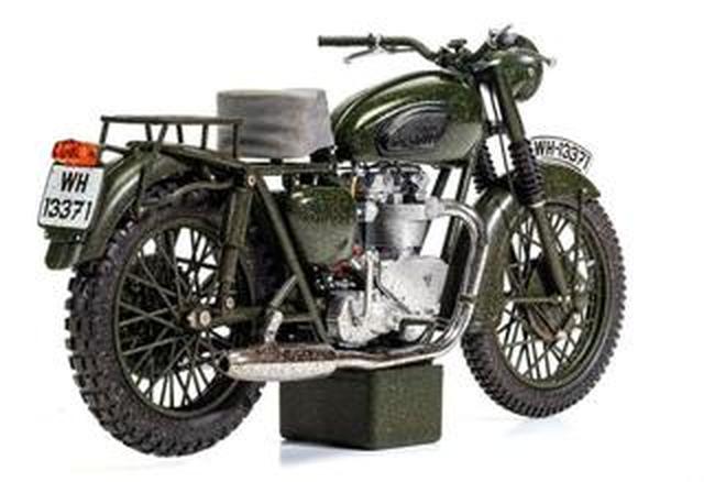 トライアンフが映画『大脱走』に登場した「TR-6 トロフィー」のダイ