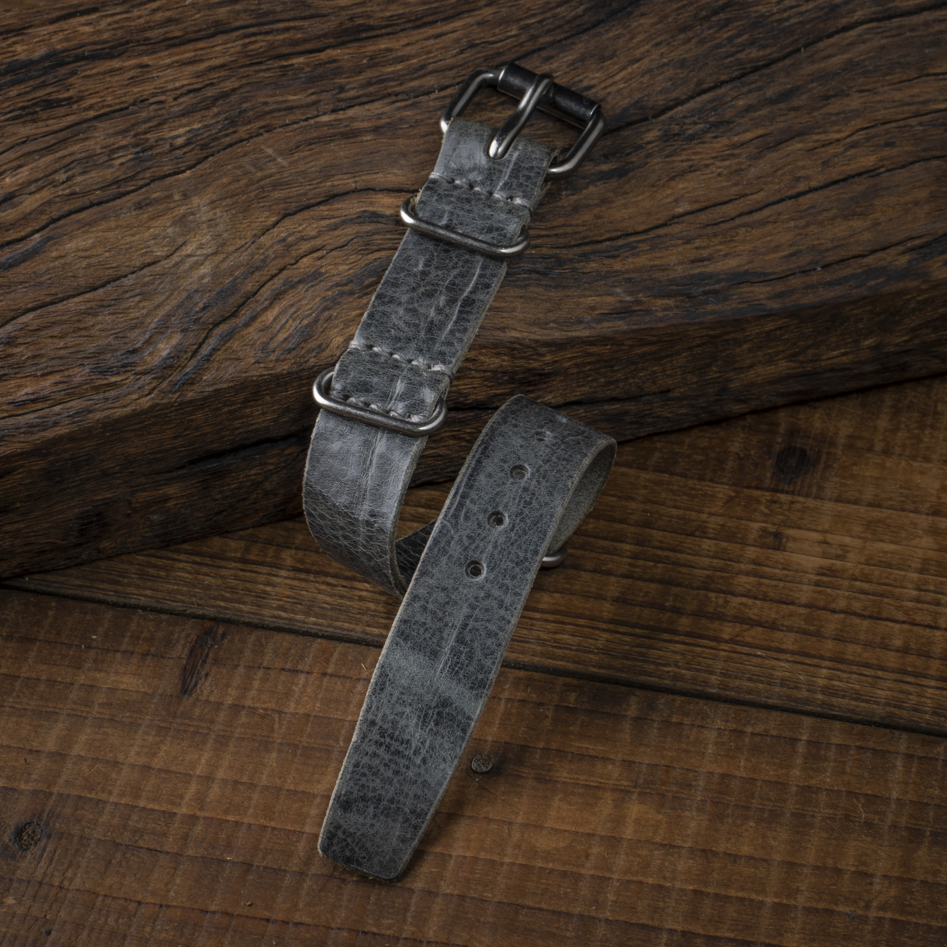 クリース加工 アニリン染め本革腕時計ベルト グレーブルー - カメラ