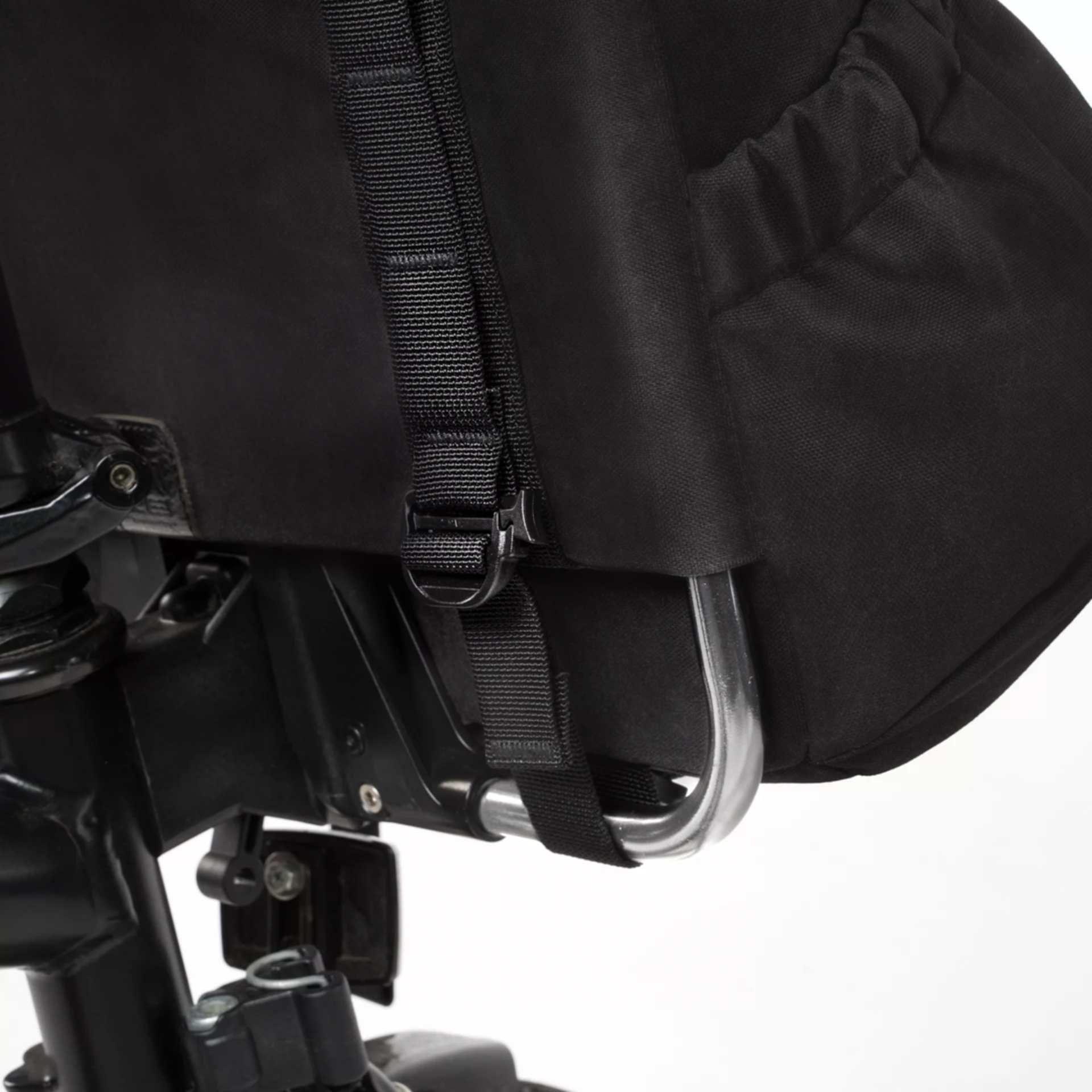 PILOT UPGRADE」ブロンプトン用バッグ 7L (本製品モジュールポーチが二