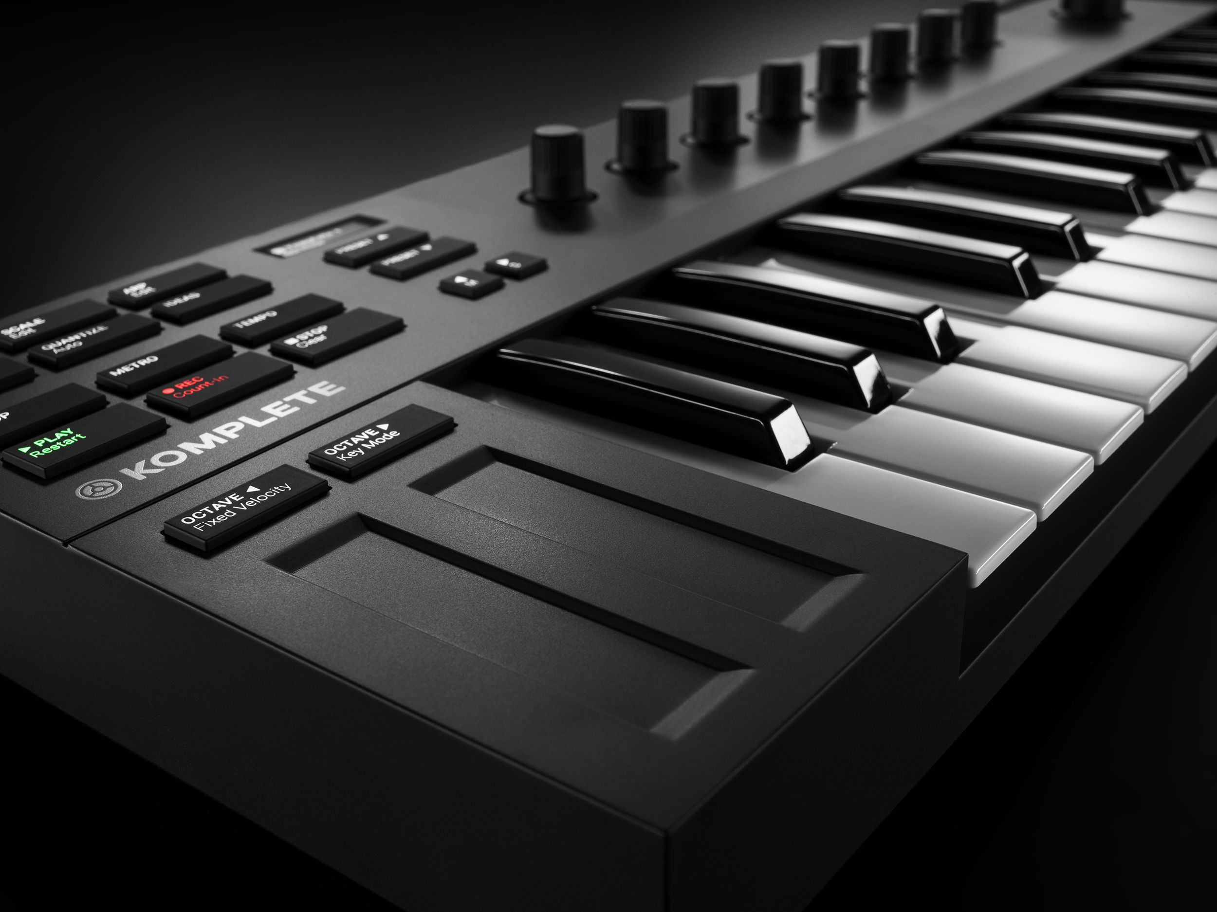 Review: Native Instruments Komplete Kontrol M32