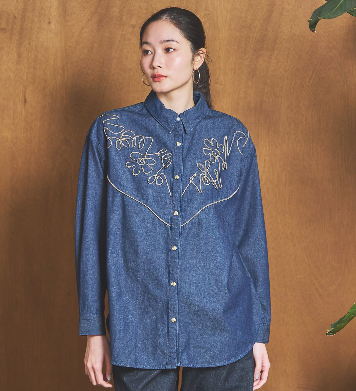 SOMETHING コード刺繍デニムシャツ|SOMETHING|サムシング