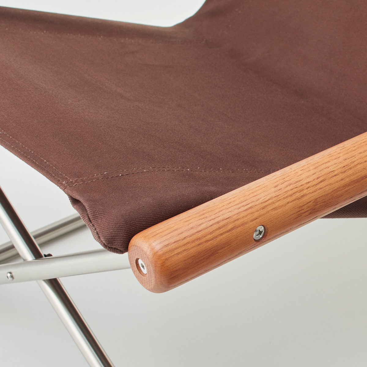 nychairx（ニーチェアエックス）2024年限定モデルアースモーヴブラウン