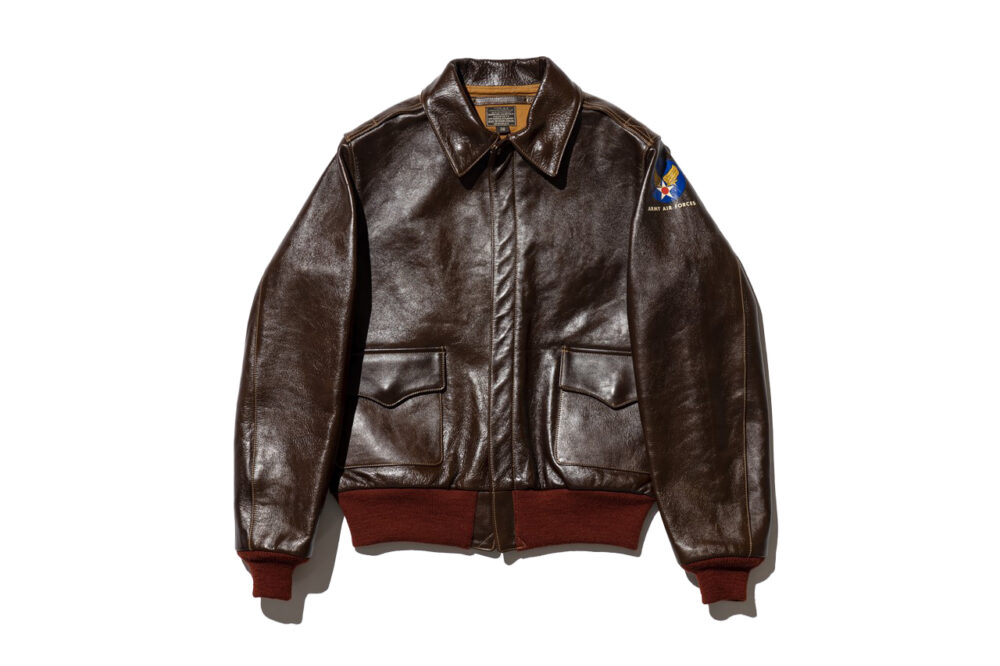 機能性とカッコよさを併せ持つのが、軍用レザーフライトジャケットの