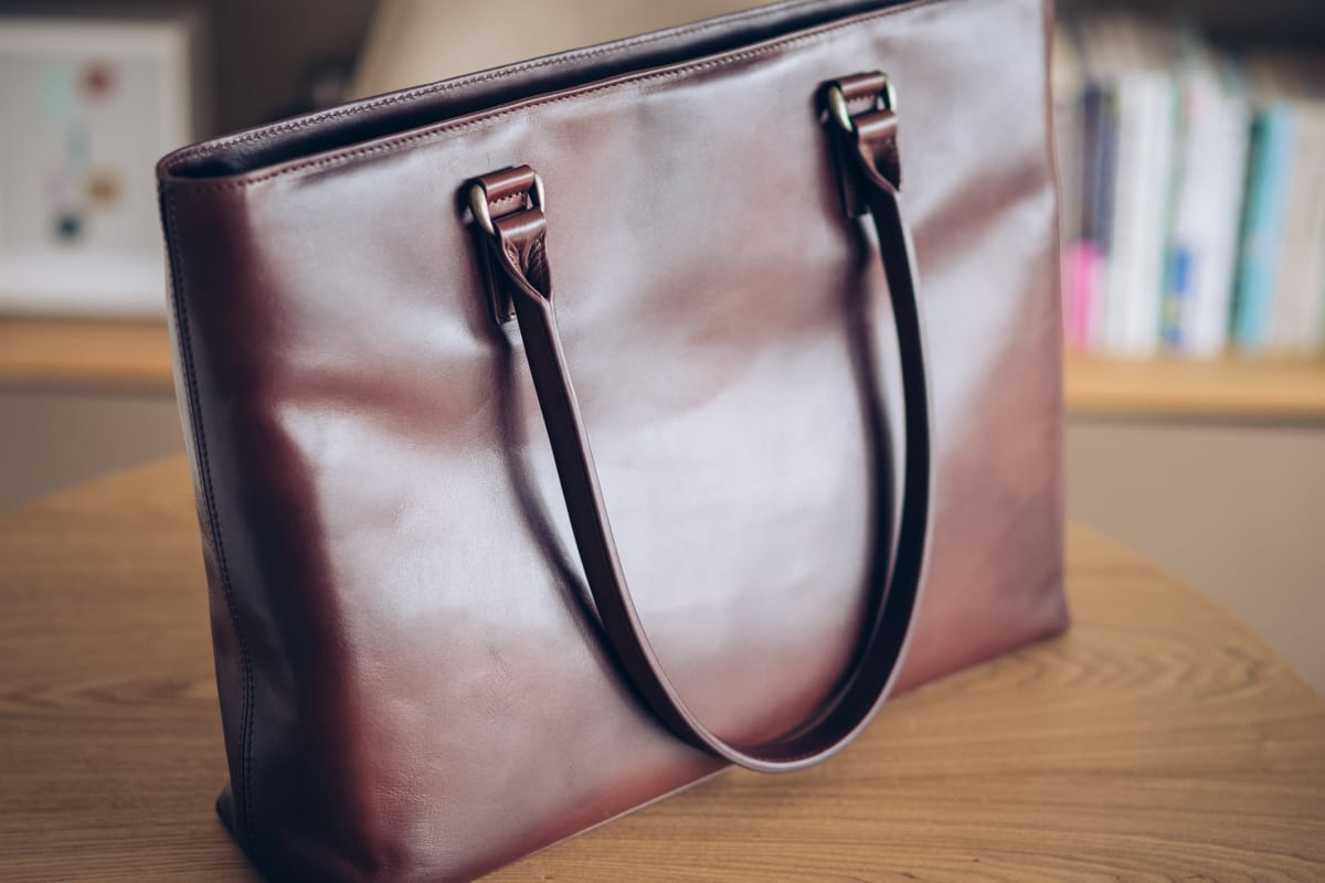 レザーの風合いが素晴らしい！MOTHERHOUSE アンティーク スリムトート