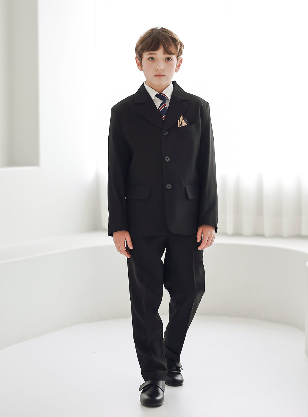 子供スーツ|キッズ向けフォーマルスーツならハリーブラック3つボタン