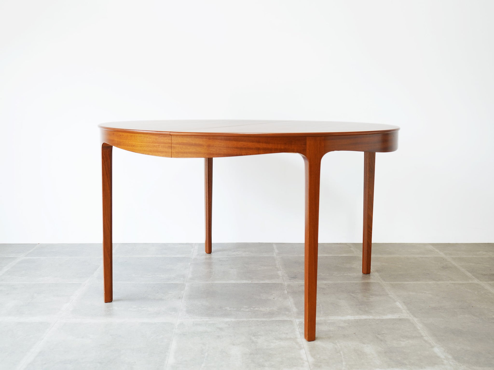 Ole Wanscher（オーレ・ヴァンシャー）ダイニングテーブル 延長式