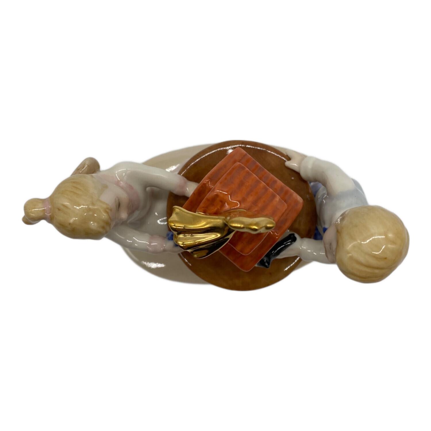 ROYAL COPENHAGEN (ロイヤル・コペンハーゲン) フィギュリン クララと