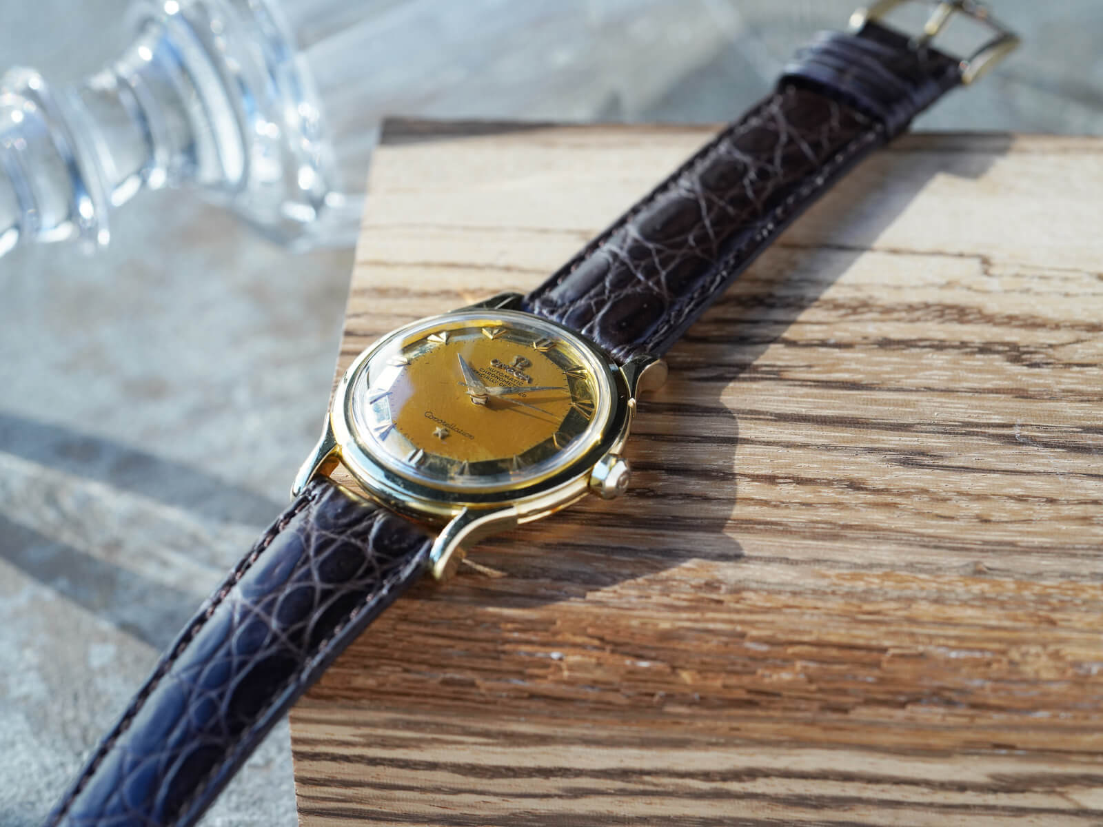 オメガ/コンステレーション/12角クサビゴールドツートンダイヤル