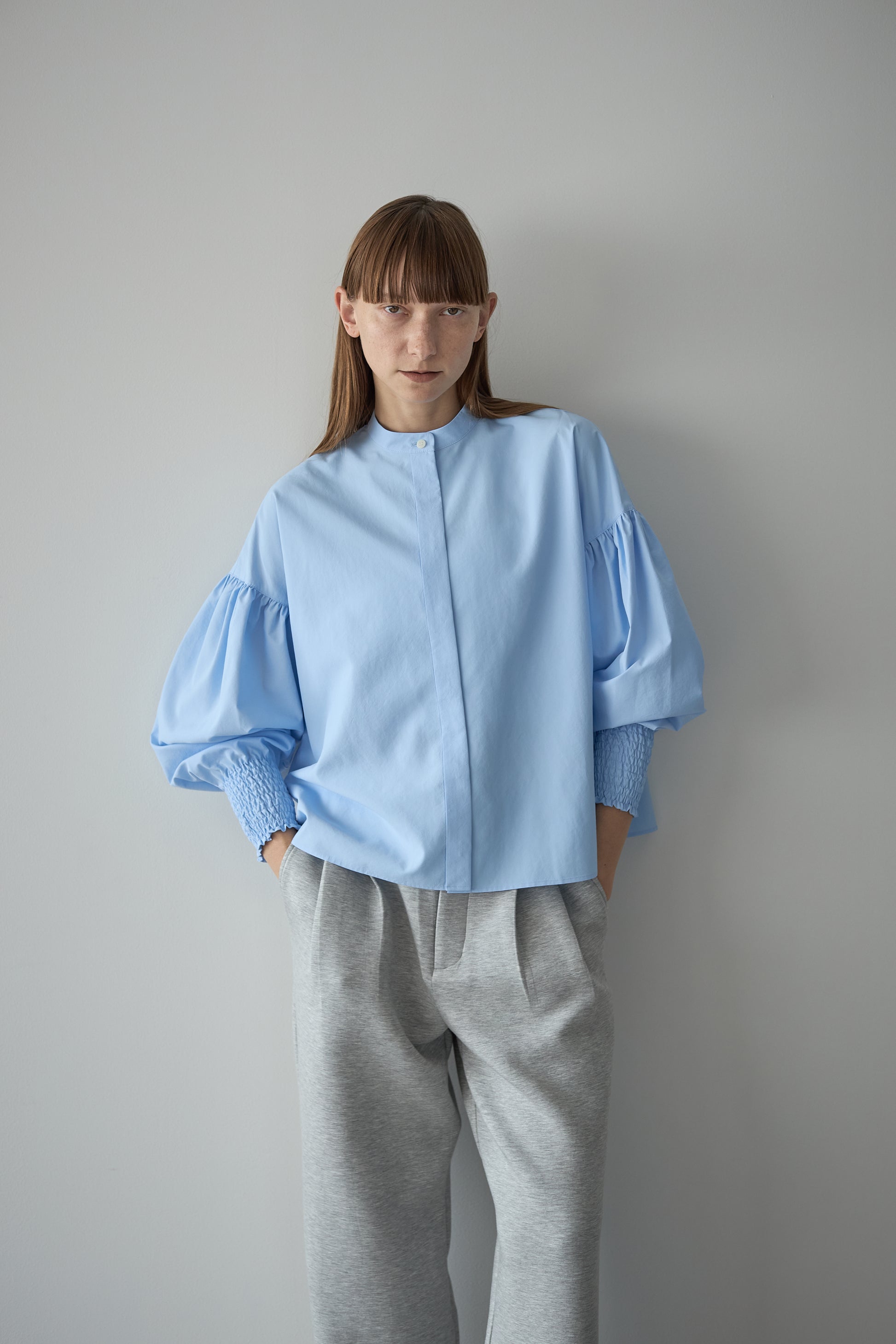 シャーリングカフスブラウス【BLUE】 – ELLIE