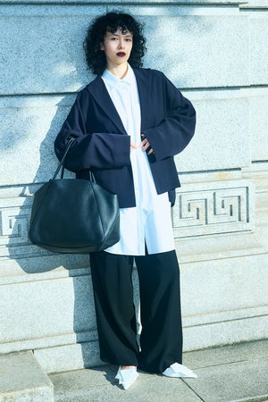 ENFOLD(エンフォルド)｜TAPERED WIDE PANTS/ブラック の通販｜ELLESHOP