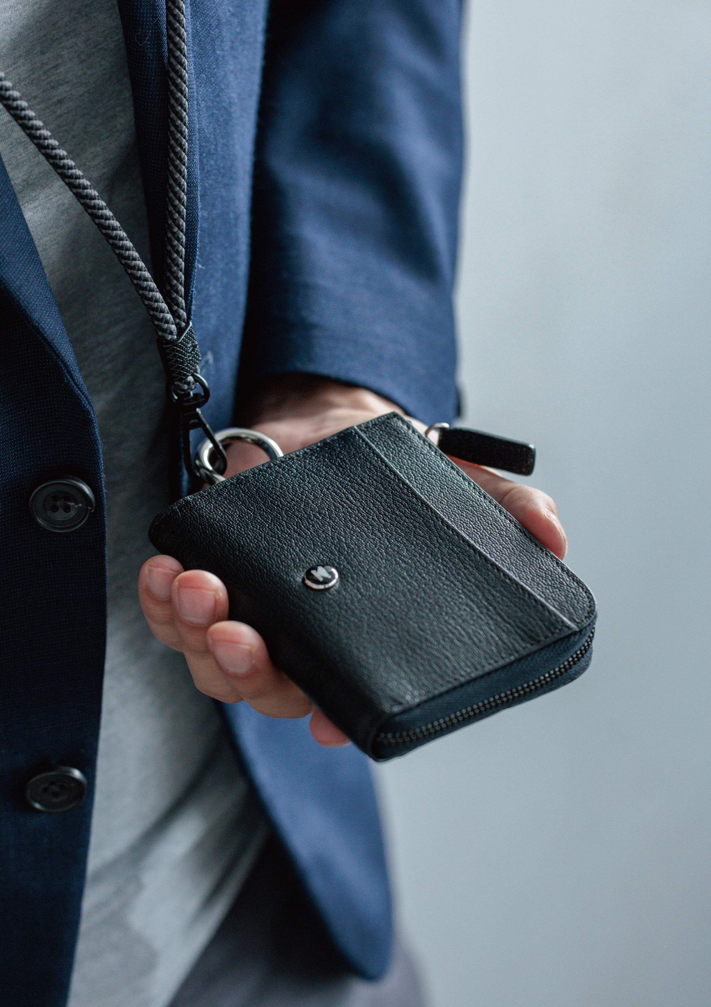 ジップレザーウォレット ブラック AirTag 収納ポケット付き 財布 / Zip