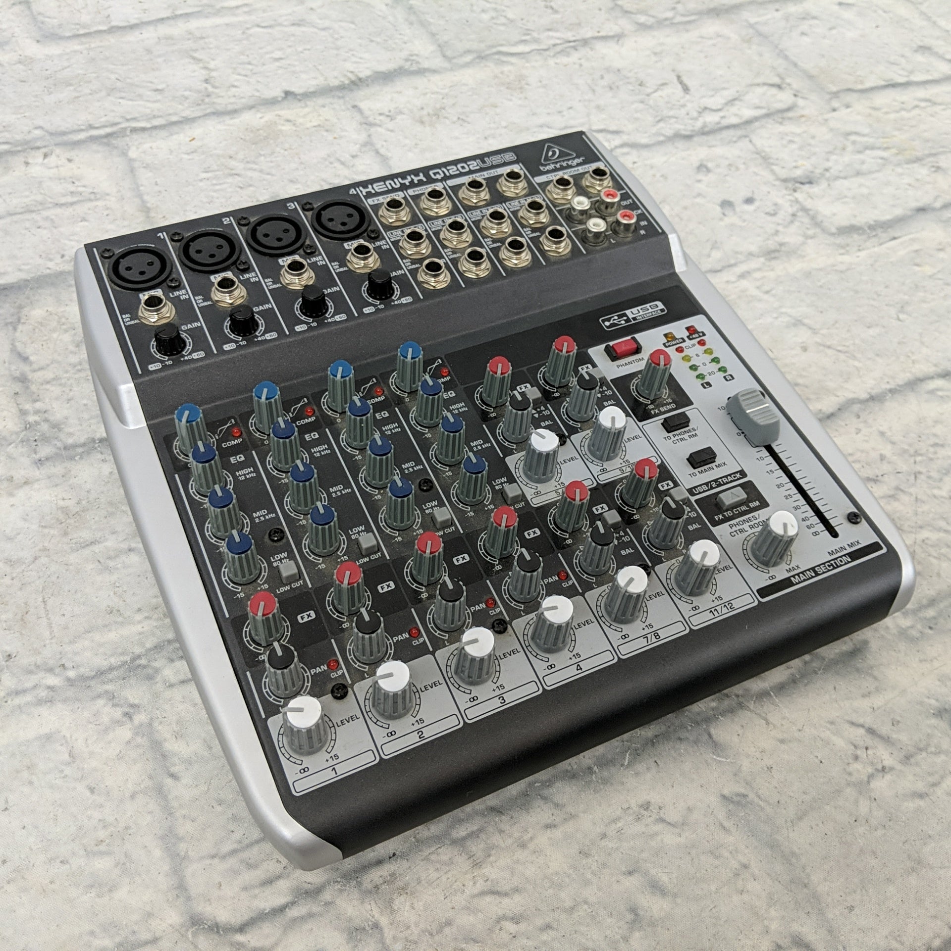 Behringer Xenyx Q1202 USB Mixer - Evolution Music