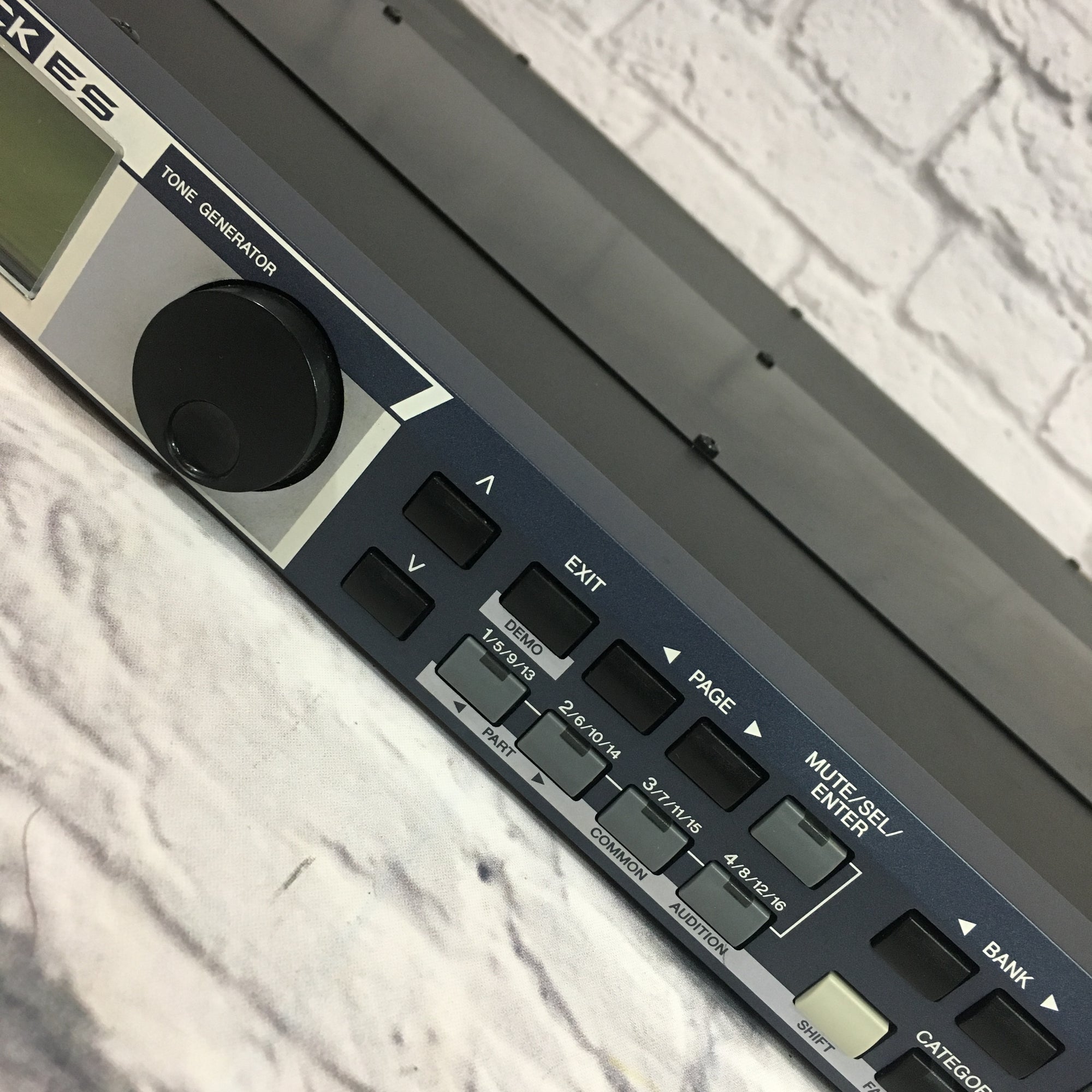 Yamaha Motif Rack ES Synth - Evolution Music