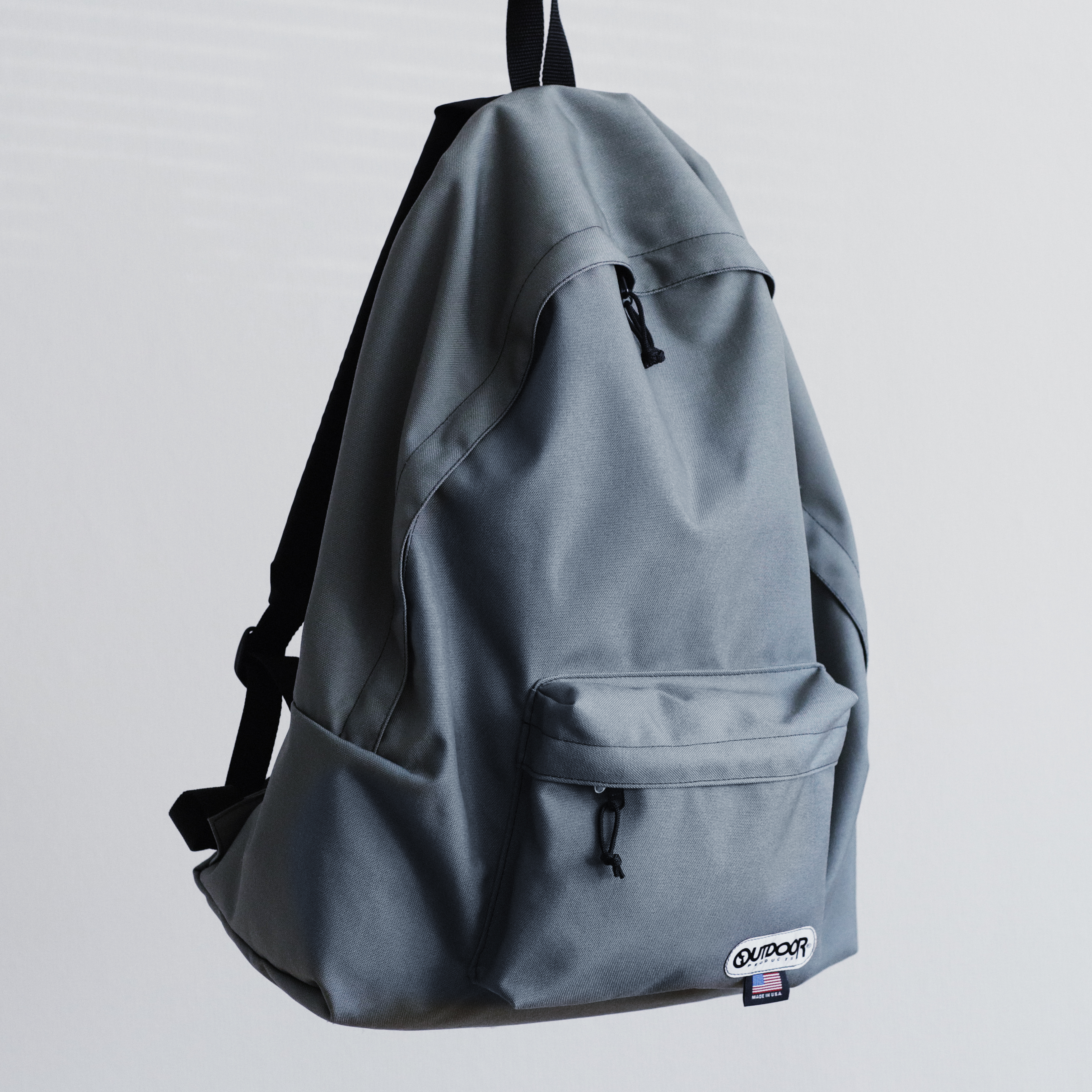 アウトドアプロダクツ]の定番「デイバック」が巨大化。メイドイン・USA