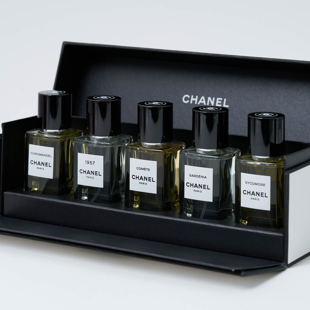 レ ゼクスクルジフ ドゥ シャネル」のフレグランスセットが登場 好きな