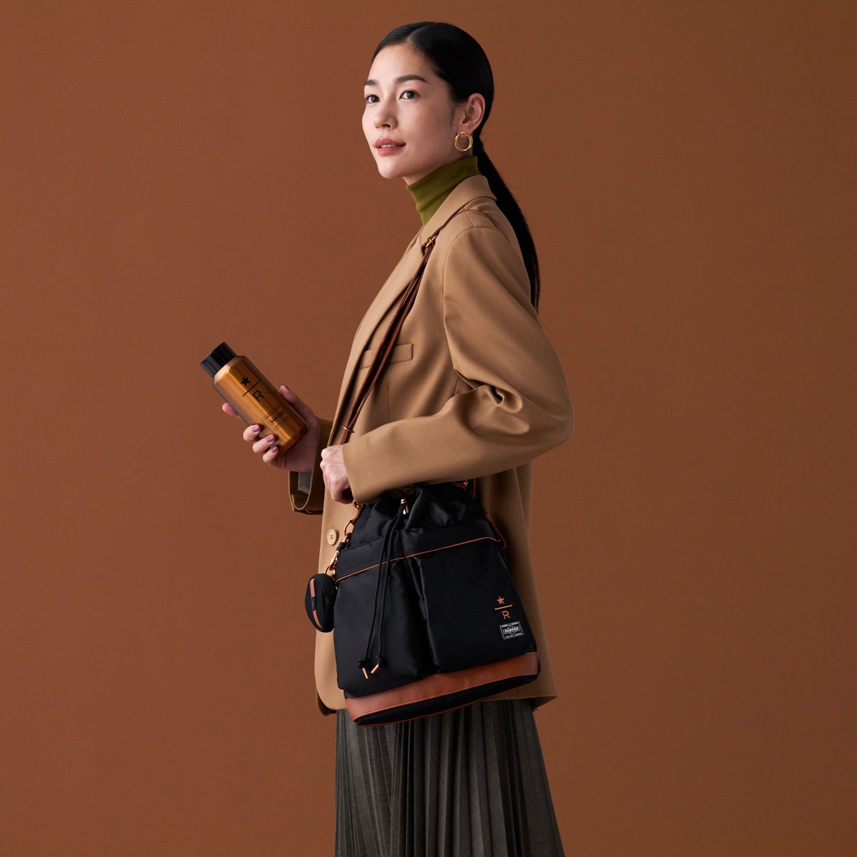 スターバックス × ポーター第2弾、「ダブルトール ラテ」をイメージ