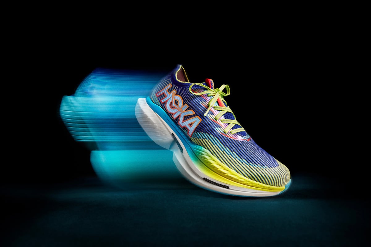 ホカがアスリート向けの厚底ランニングシューズ「シエロ エックス 1