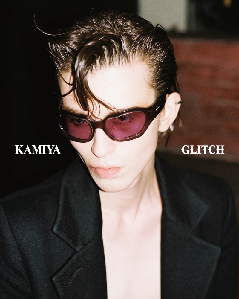 カミヤがアイウェアブランド「グリッチ」とコラボ クロスモチーフを