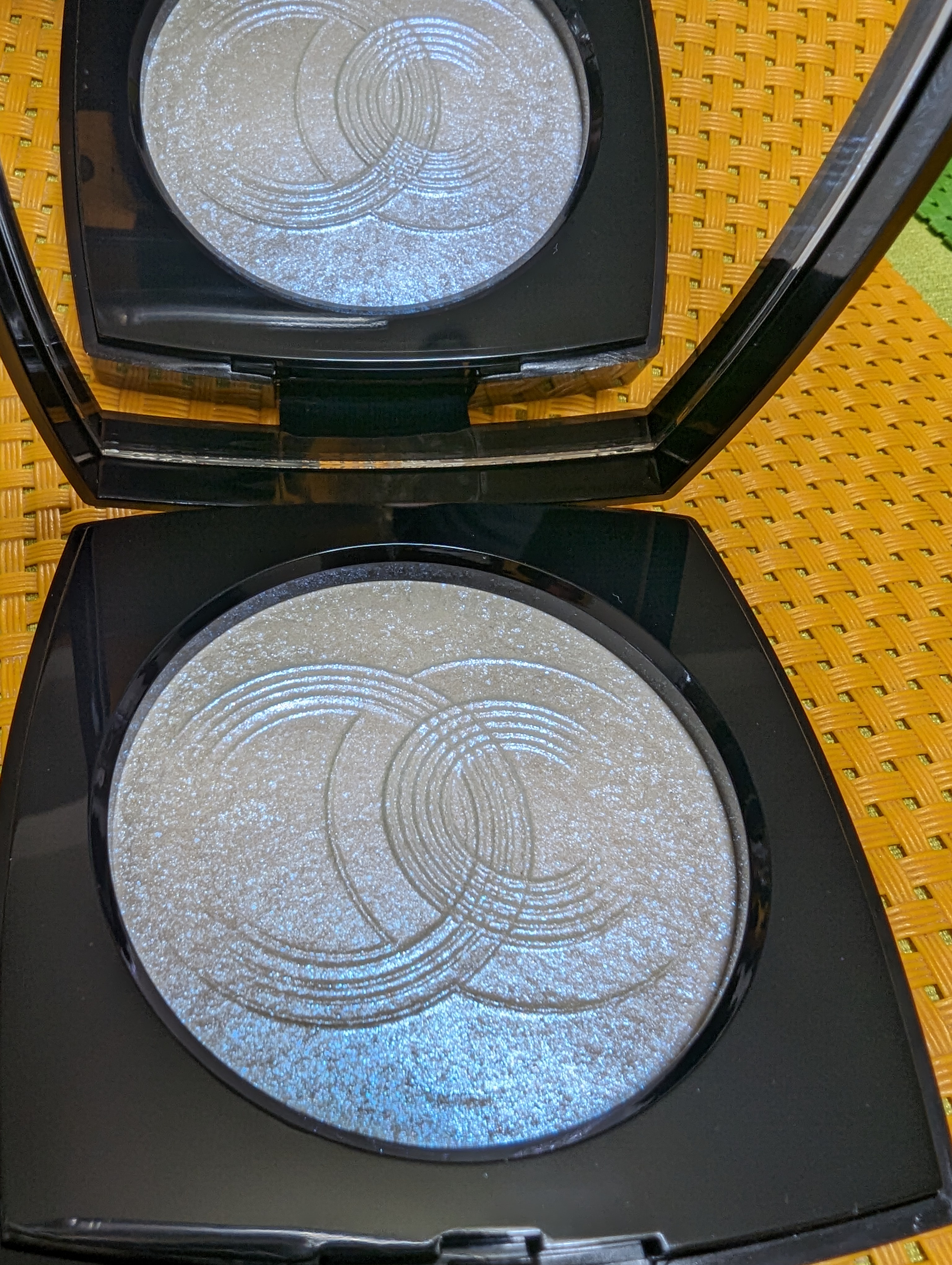 シャネル / ルミエール ドゥ ローシャンの公式商品情報｜美容・化粧品