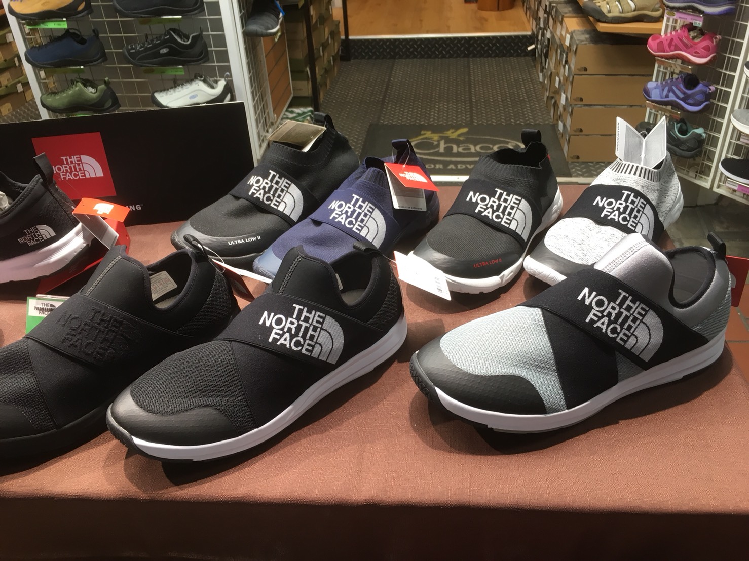 ノースフェイス】最新スニーカー”TRAVERSE LOW Ⅲ”と定番スニーカー