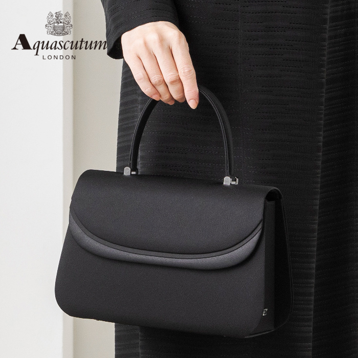 クラシカルデザインのブラックバッグ ・ブラック｜東京ソワール