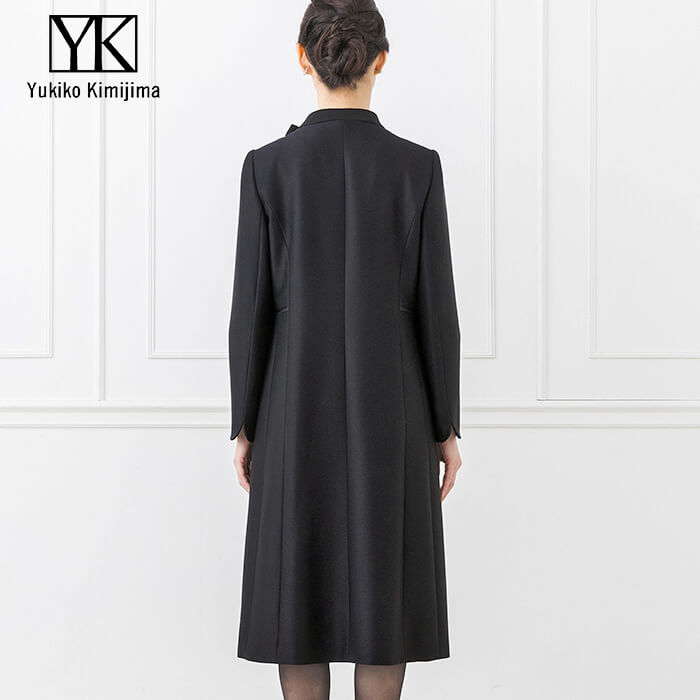 リボンモチーフのロングジャケットアンサンブル 9号・ブラック｜東京