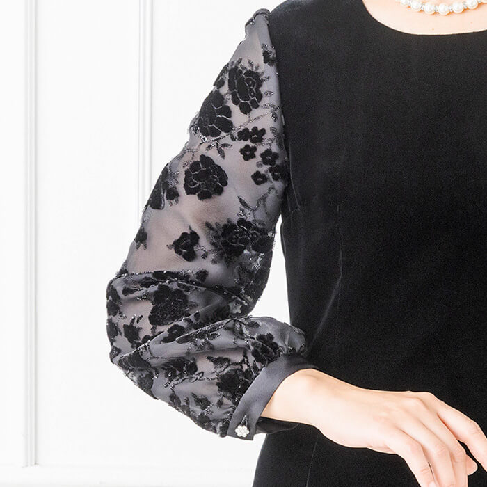 オパール袖のベルベットワンピース 9号・ブラック｜東京ソワール