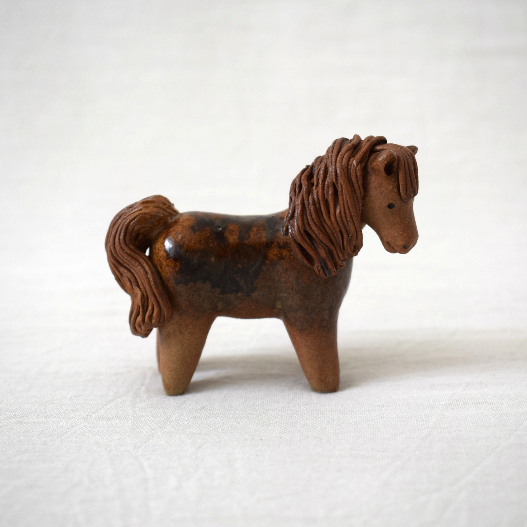 馬の置き物・たてがみの美しい馬 / Rutebo・ルーテボ | florantik