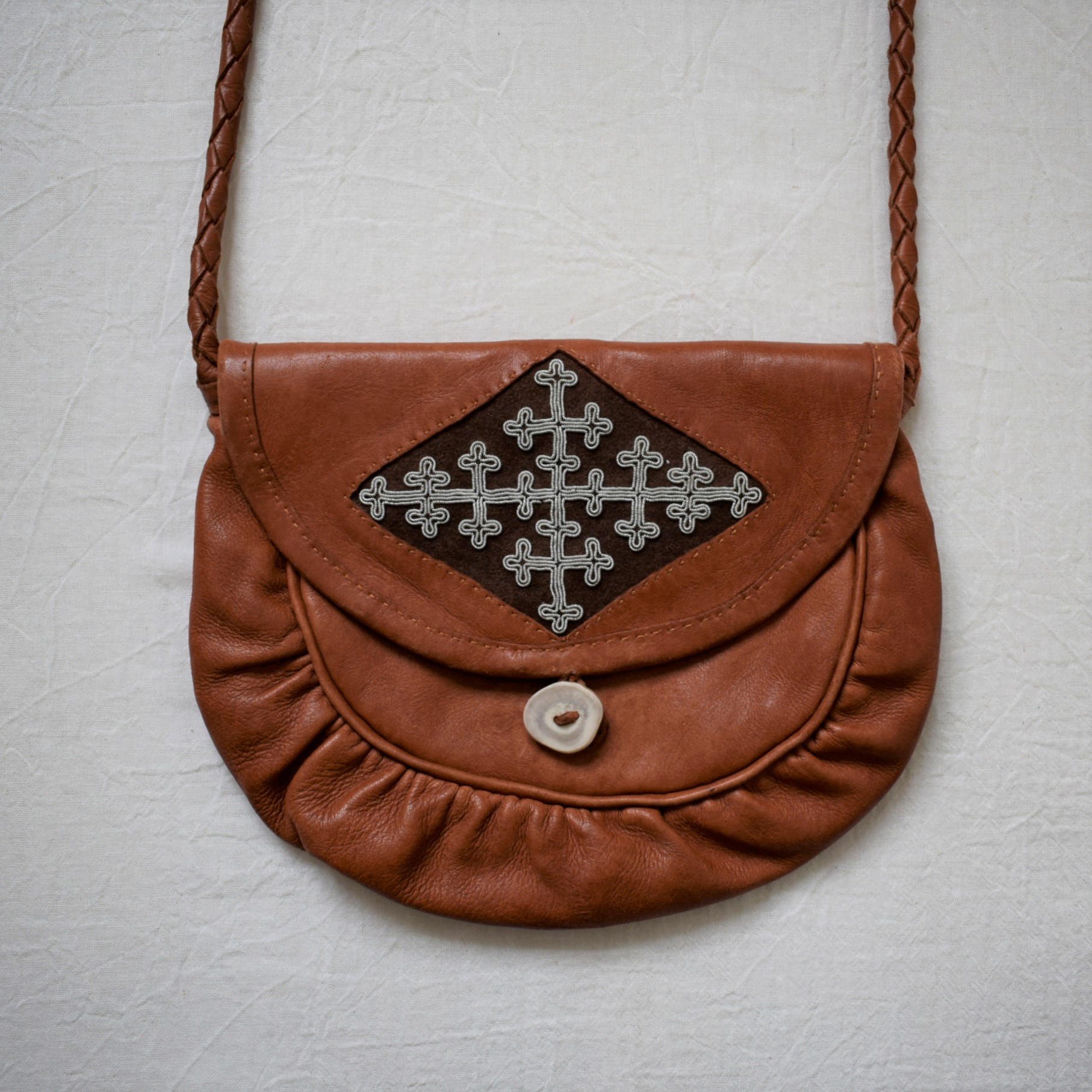 サーミ族の伝統工芸品 / ポシェット・バッグ / ピューター刺繍 No.2