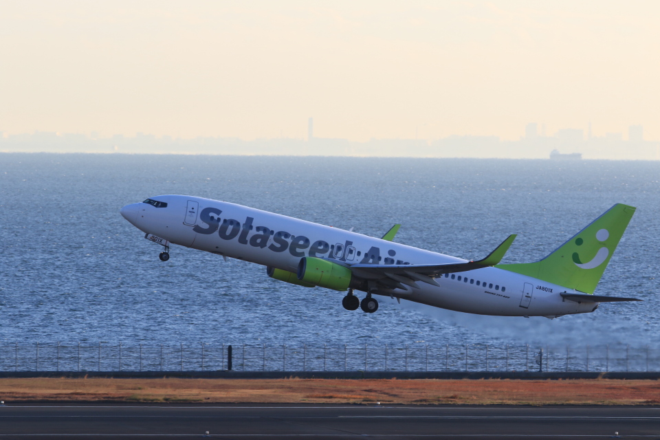 ソラシド エア Boeing 737-800 JA801X 羽田空港 航空フォト | by